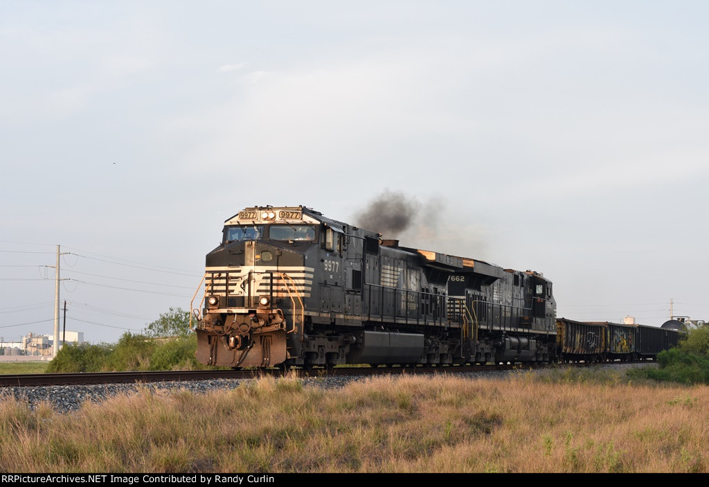 NS 9977 North at Port Harlingen